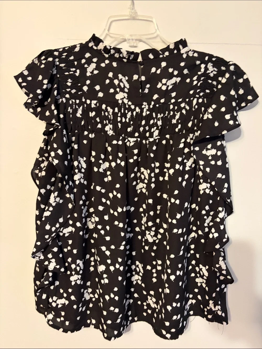 Dokotoo: Woven poly Ruffle flowy Blouse - Black/White. Med. - Picture 5 of 6